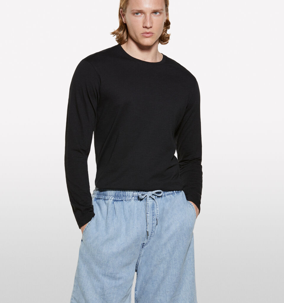 Langärmeliges T-Shirt slim fit in Schwarz - langärmeliges t-shirt für herren - Schwarz | Sisley image number 4